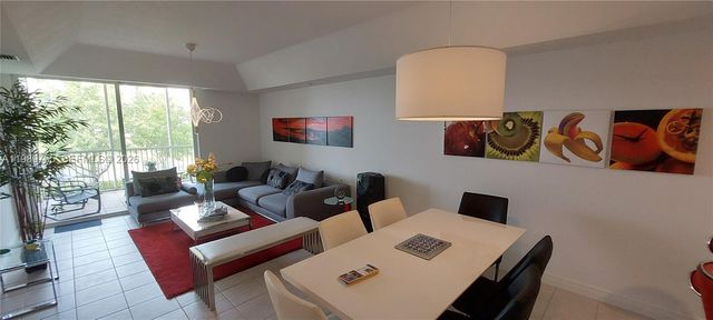 10710 NW 66th St 202, Doral, FL 33178