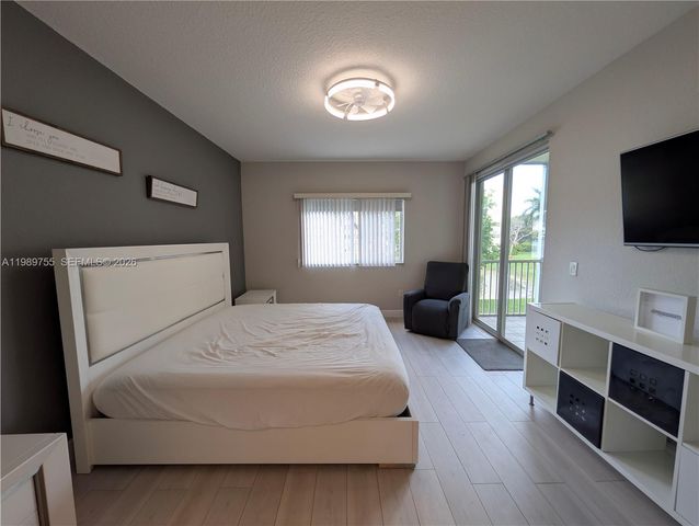 10710 NW 66th St 202, Doral, FL 33178