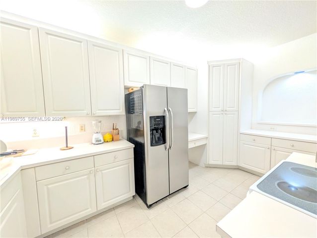 10710 NW 66th St 202, Doral, FL 33178