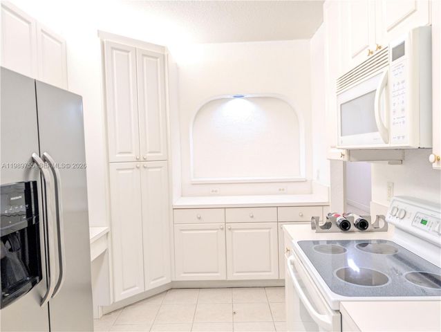 10710 NW 66th St 202, Doral, FL 33178