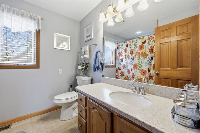 54 Helen St, Chicopee, MA 01020