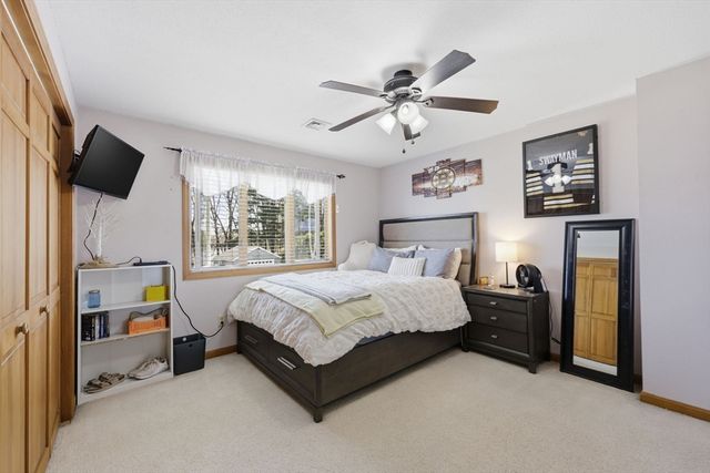 54 Helen St, Chicopee, MA 01020