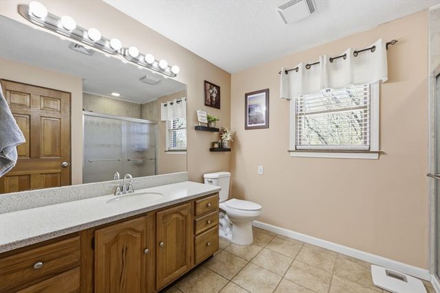 54 Helen St, Chicopee, MA 01020