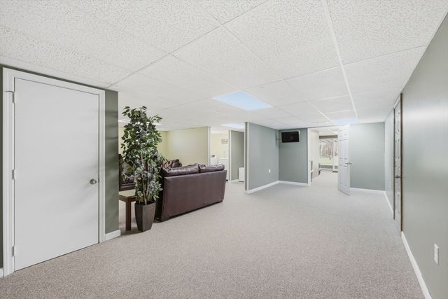 54 Helen St, Chicopee, MA 01020