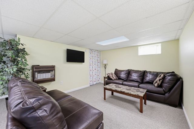 54 Helen St, Chicopee, MA 01020