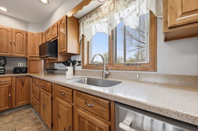 54 Helen St, Chicopee, MA 01020