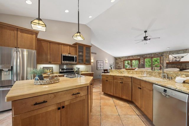 1232 Peregrine COURT, Burlington, WI 53105