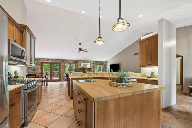 1232 Peregrine COURT, Burlington, WI 53105