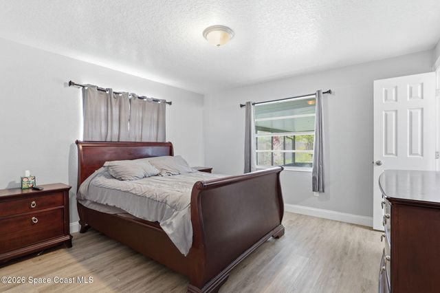 588 Audubon Avenue NE, Palm Bay, FL 32907