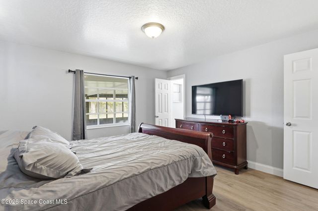 588 Audubon Avenue NE, Palm Bay, FL 32907