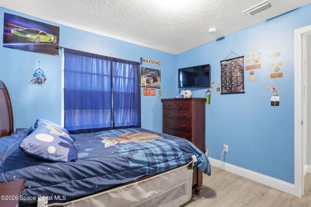 588 Audubon Avenue NE, Palm Bay, FL 32907