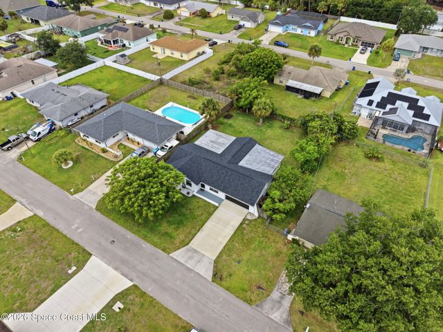 588 Audubon Avenue NE, Palm Bay, FL 32907