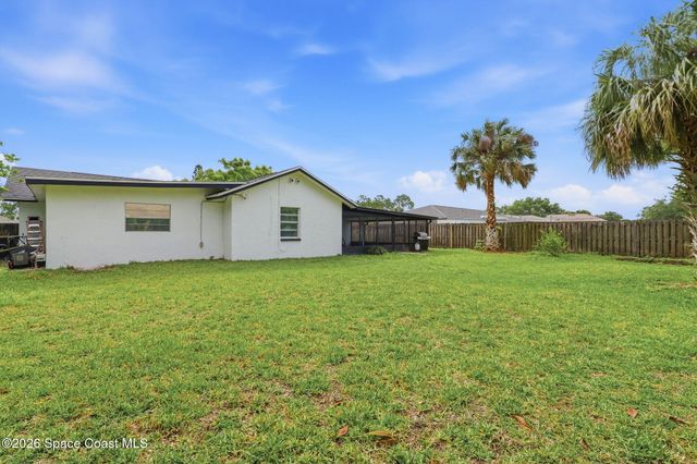 588 Audubon Avenue NE, Palm Bay, FL 32907