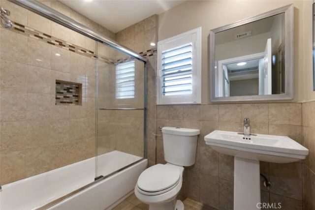 22052 Cantlay Street, Canoga Park, CA 91303