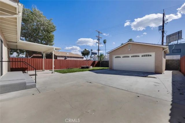 22052 Cantlay Street, Canoga Park, CA 91303