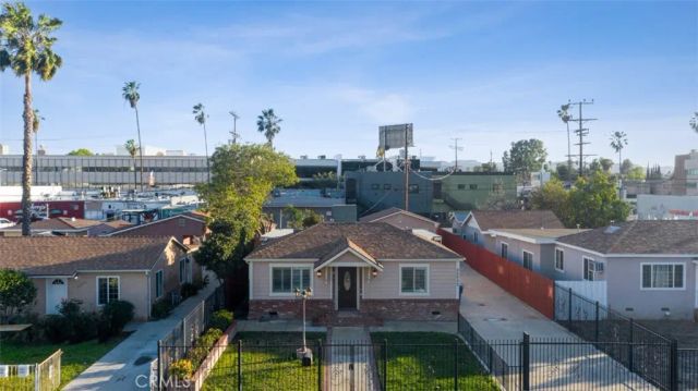 22052 Cantlay Street, Canoga Park, CA 91303