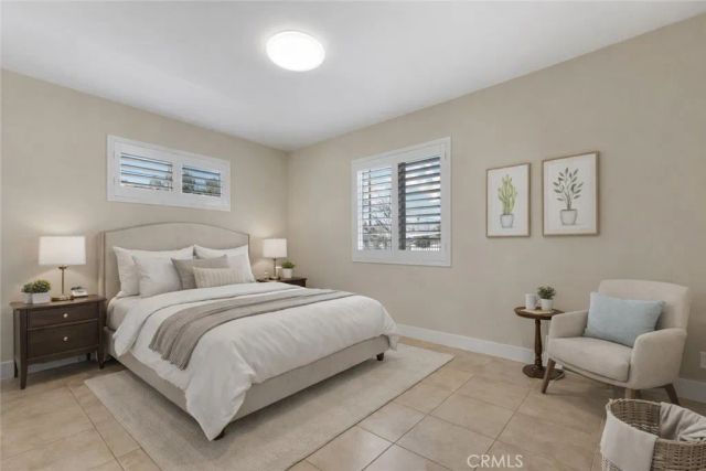 22052 Cantlay Street, Canoga Park, CA 91303