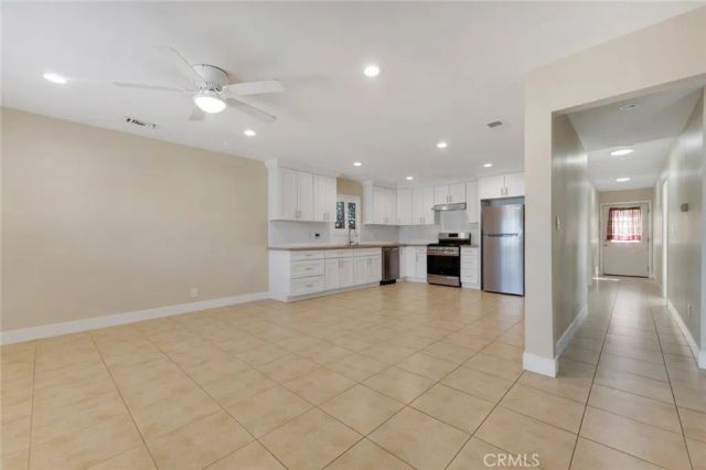 22052 Cantlay Street, Canoga Park, CA 91303