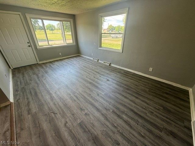 2646 Harmont Avenue NE, Canton, OH 44705