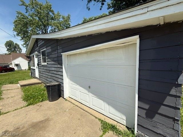 2646 Harmont Avenue NE, Canton, OH 44705