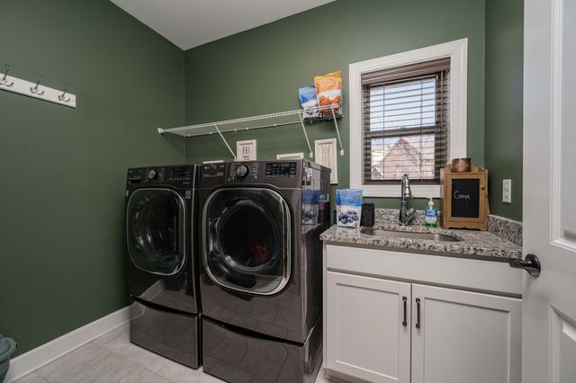 186 Village Cir, Lebanon, TN 37087