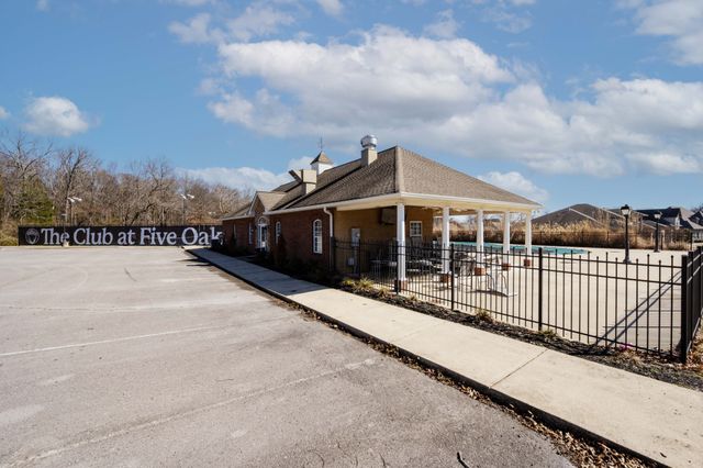 186 Village Cir, Lebanon, TN 37087