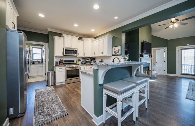 186 Village Cir, Lebanon, TN 37087