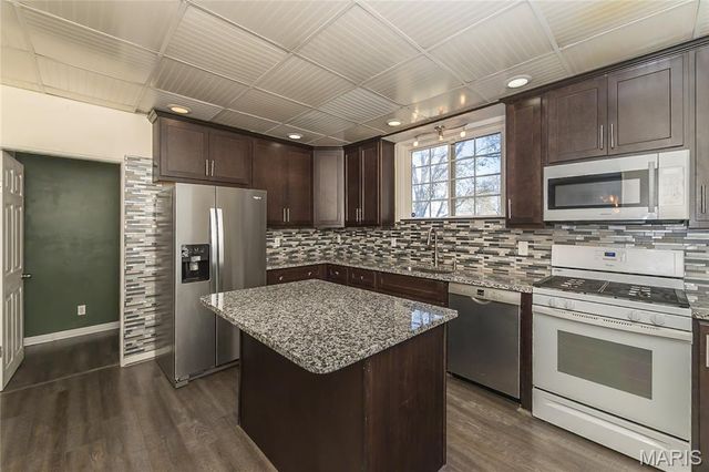 936 Saint Clair Street, O'fallon, IL 62269