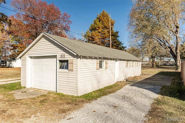 936 Saint Clair Street, O'fallon, IL 62269