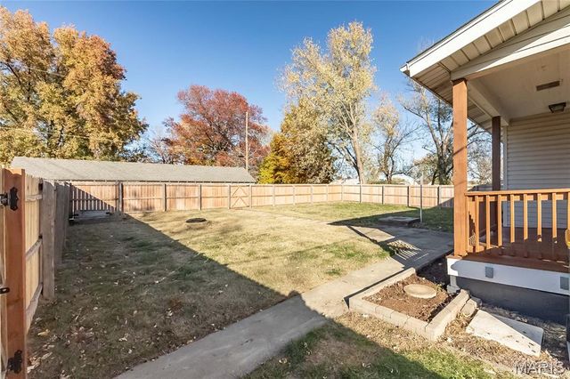 936 Saint Clair Street, O'fallon, IL 62269