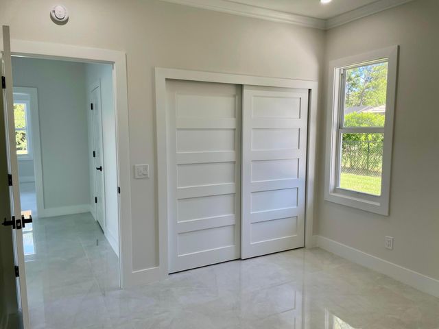 18457 SE Heritage Oaks Lane, Jupiter, FL 33469
