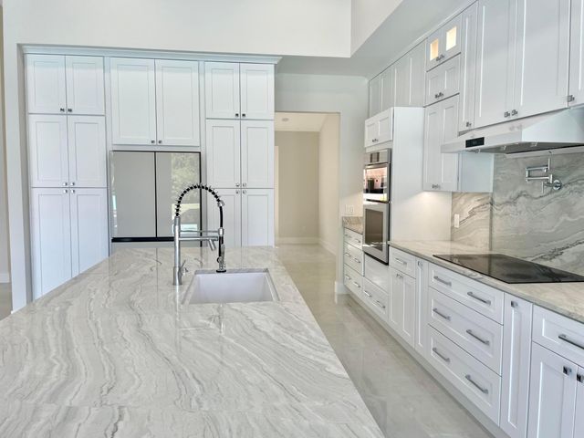 18457 SE Heritage Oaks Lane, Jupiter, FL 33469