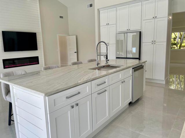 18457 SE Heritage Oaks Lane, Jupiter, FL 33469