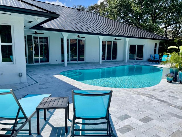 18457 SE Heritage Oaks Lane, Jupiter, FL 33469