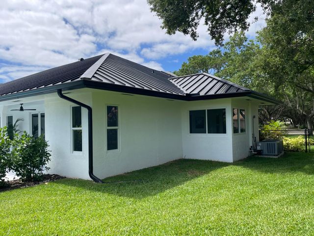 18457 SE Heritage Oaks Lane, Jupiter, FL 33469