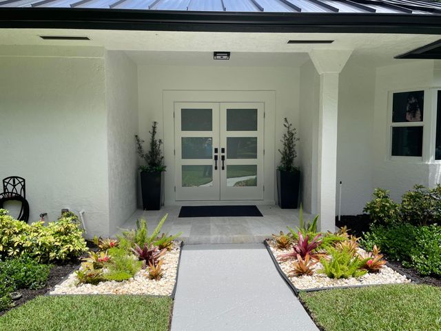 18457 SE Heritage Oaks Lane, Jupiter, FL 33469