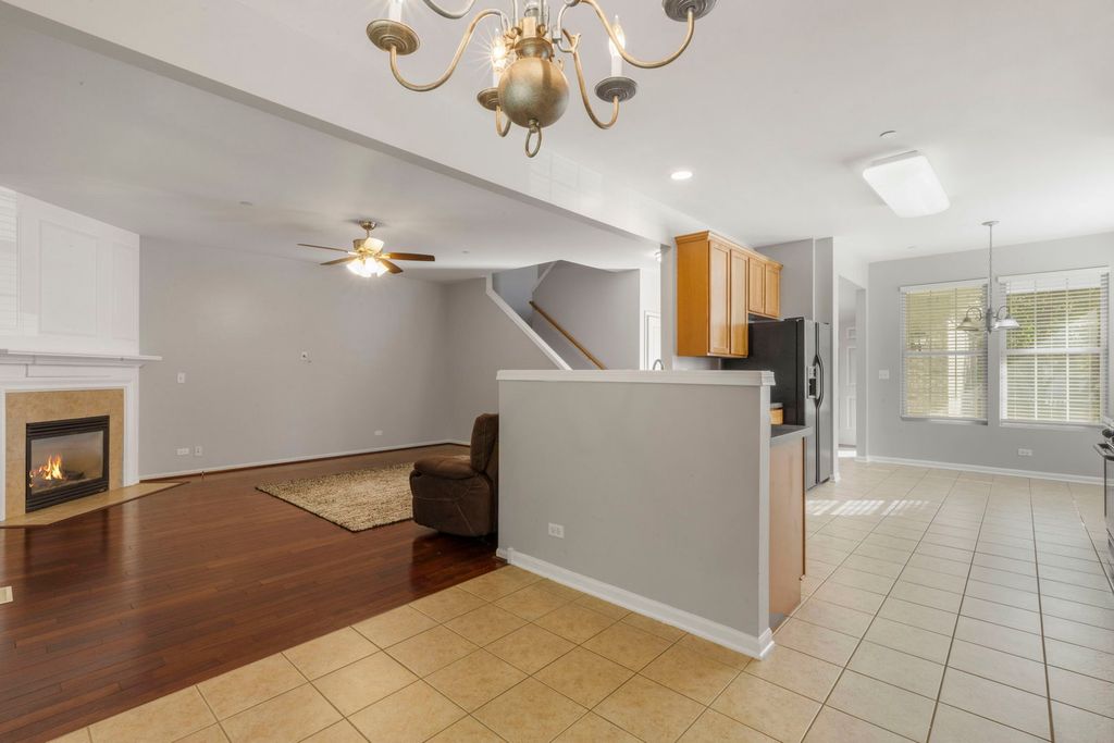 1420 Yellowstone Drive, Streamwood, IL 60107 — photo 5