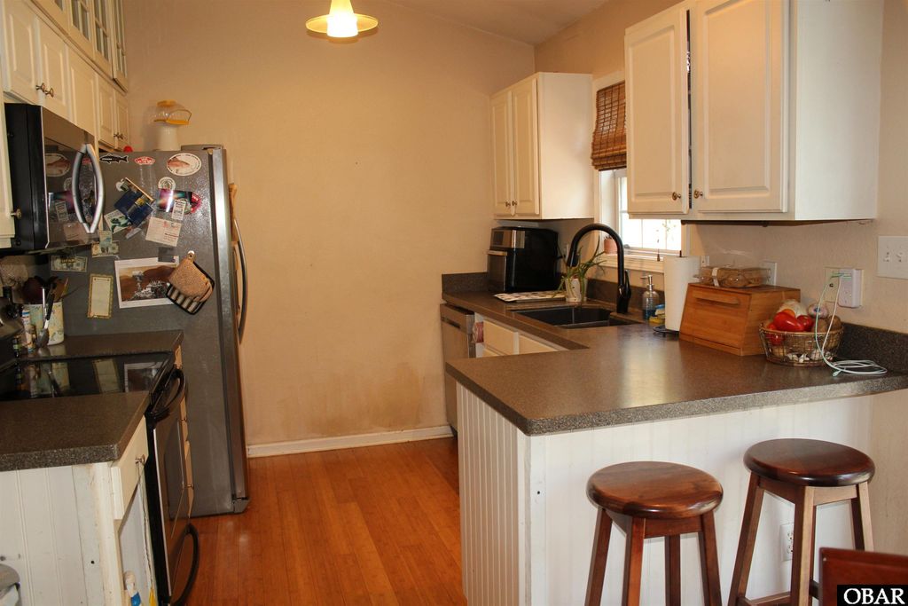 Image 4 of property listing at 276 Airport Road, Manteo, NC 27954