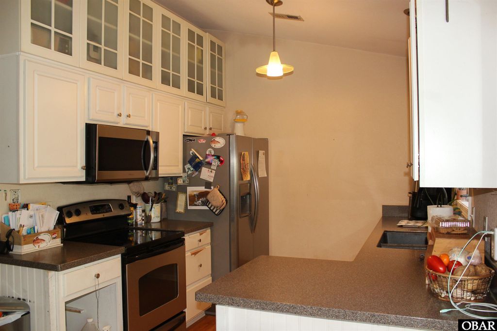 Image 5 of property listing at 276 Airport Road, Manteo, NC 27954