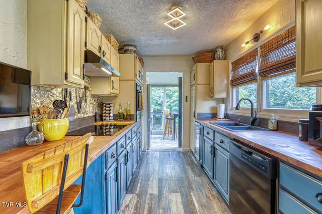 1708 Highway 143 Road, Roan Mountain, TN 37687