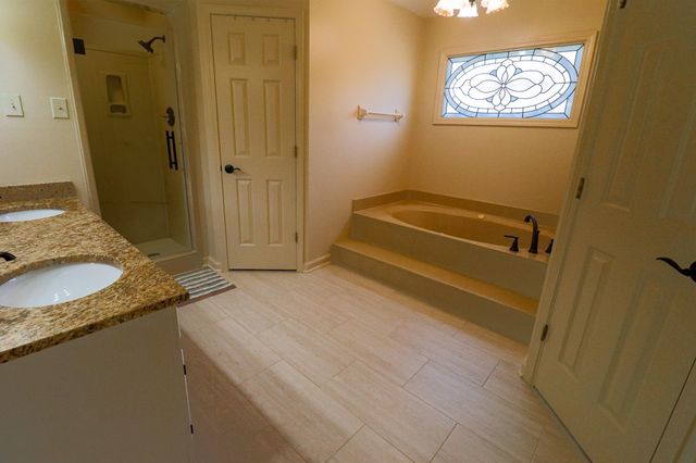 8838 HILLMAN WAY, Bartlett, TN 38133