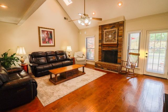 8838 HILLMAN WAY, Bartlett, TN 38133