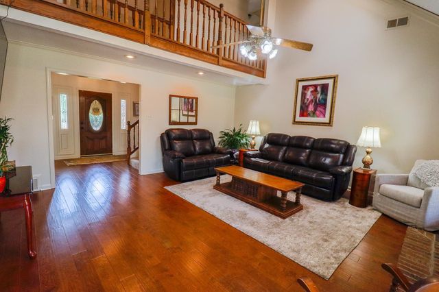 8838 HILLMAN WAY, Bartlett, TN 38133