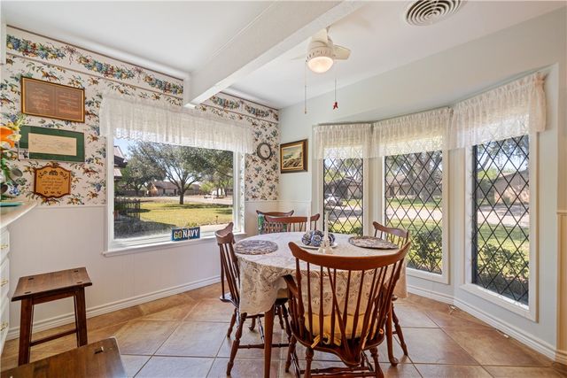 1211 Cypher St, Kingsville, TX 78363