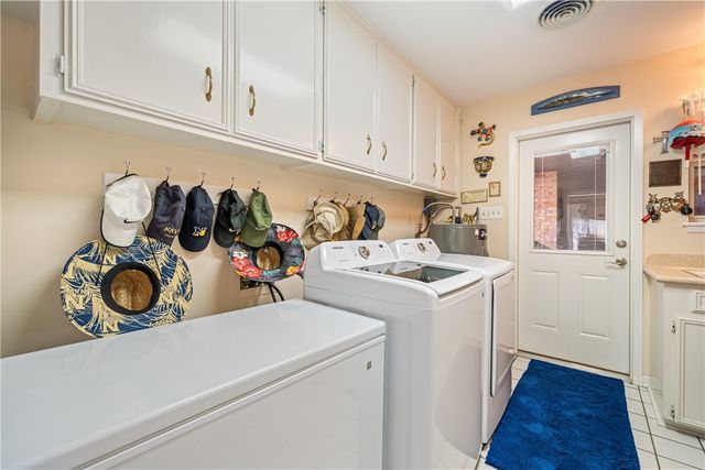 1211 Cypher St, Kingsville, TX 78363