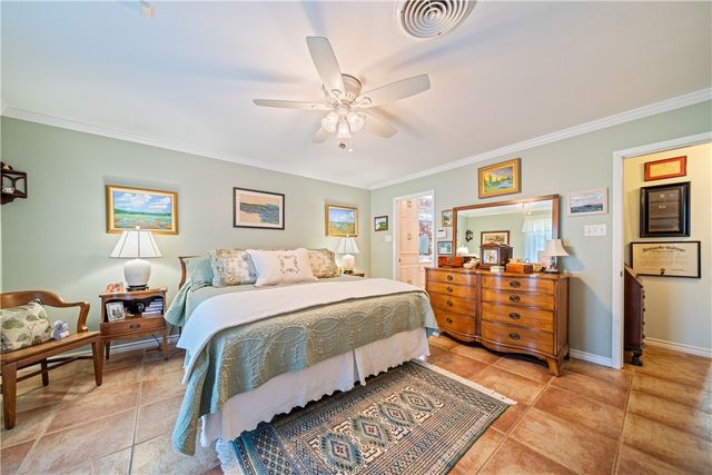 1211 Cypher St, Kingsville, TX 78363