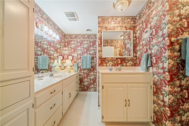 1211 Cypher St, Kingsville, TX 78363