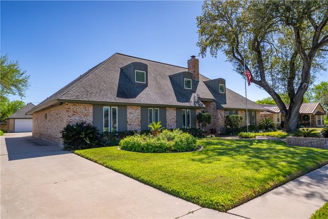 1211 Cypher St, Kingsville, TX 78363