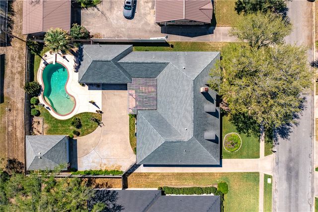 1211 Cypher St, Kingsville, TX 78363