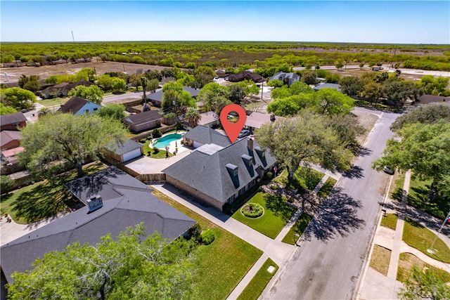 1211 Cypher St, Kingsville, TX 78363